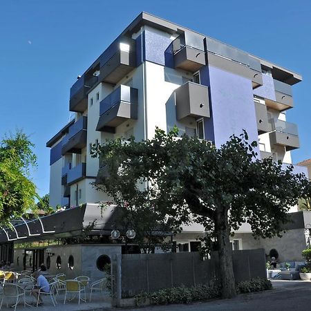 Hotel Carol Ріміні Екстер'єр фото