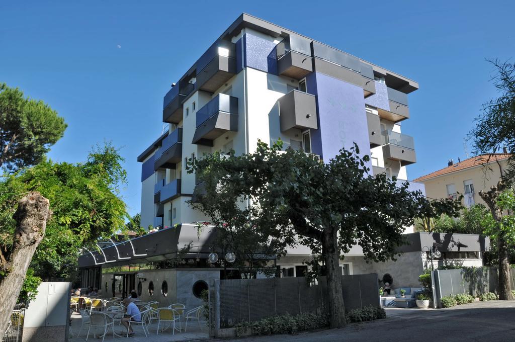 Hotel Carol Ріміні Екстер'єр фото